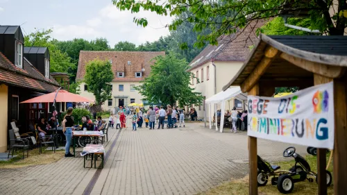 Die Verkaufsstände, Musiker*innen Alpakas lockten Gäste