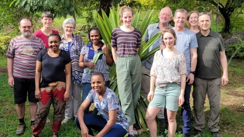 Team des Projekt Feuerkinder mit Dr. Godnester und Dr. Lilian