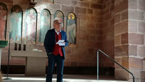 Nach zehn Jahren im Dienst der Rummelsberger wurde Pressesprecher Diakon Georg Borngässer in den Ruhestand verabschiedet. 