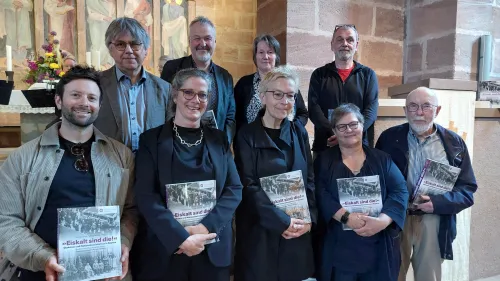 Das Kreativteam hinter Konzept und Ausstellung, hintere Reihe v.l.n.r.: Dr. Thomas Greif, Axel Mölkner-Kappl, Dr. Gabriele Wiesemann, Jochen Kleinhenz. Vordere Reihe, v.l.n.r.: Nicolas Bleck, Andrea Buchfink, Dr. Ulrike Winkler, Diakonin Martina Fritze, Diakon Willi Haas